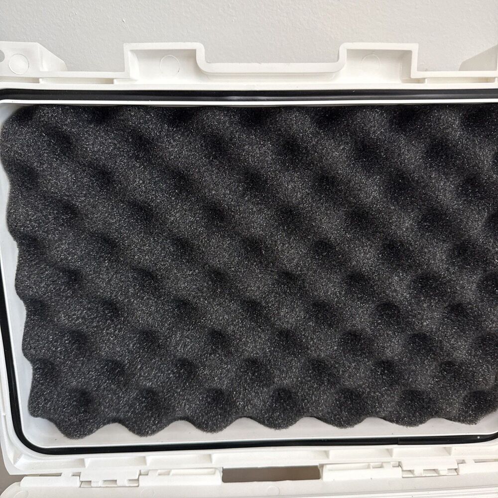 BRAND NEW INVICTA LIMITED EDITION 8-Slot Dive Impact Watch Case White Navy 15x12 - Picture 13 of 13